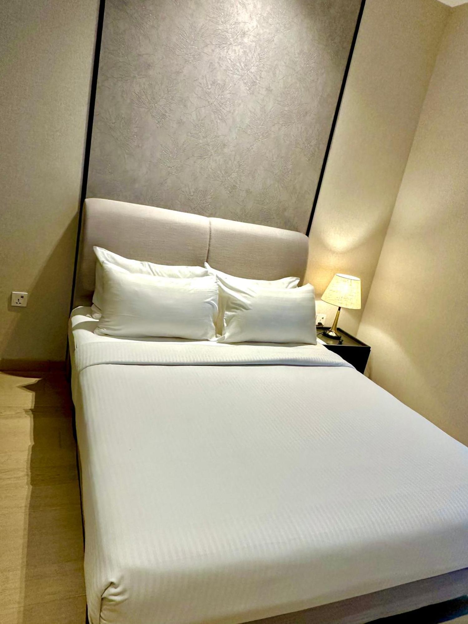 Eaton Klcc Apartment